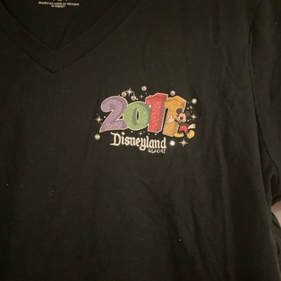 Disney 2011 Disneyland Resorts Black V-neck Tee. XL Walt Disney World 2011 with - Picture 4 of 9